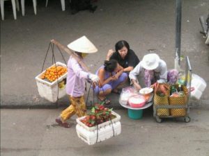05 Street vendors in action